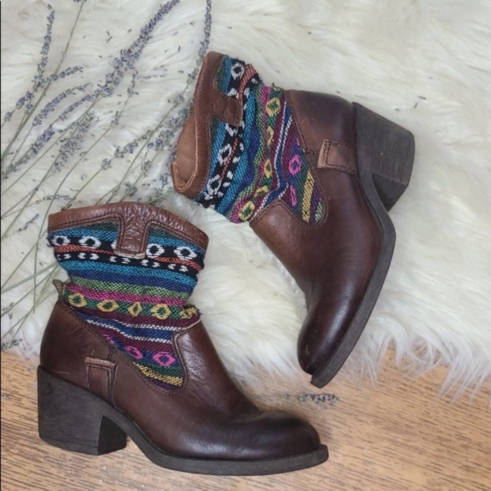 Lucky Brand slouch southwest ankle bootie 7 fall fun